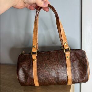 Vintage Metro Milano barrel handbag